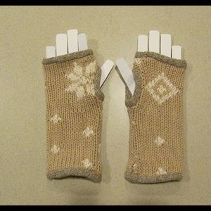 Wrist length texting gloves